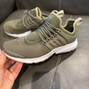 Women’s Nike Presto size 10 Olive